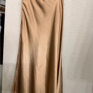 Elegant Gold Women's Skirt